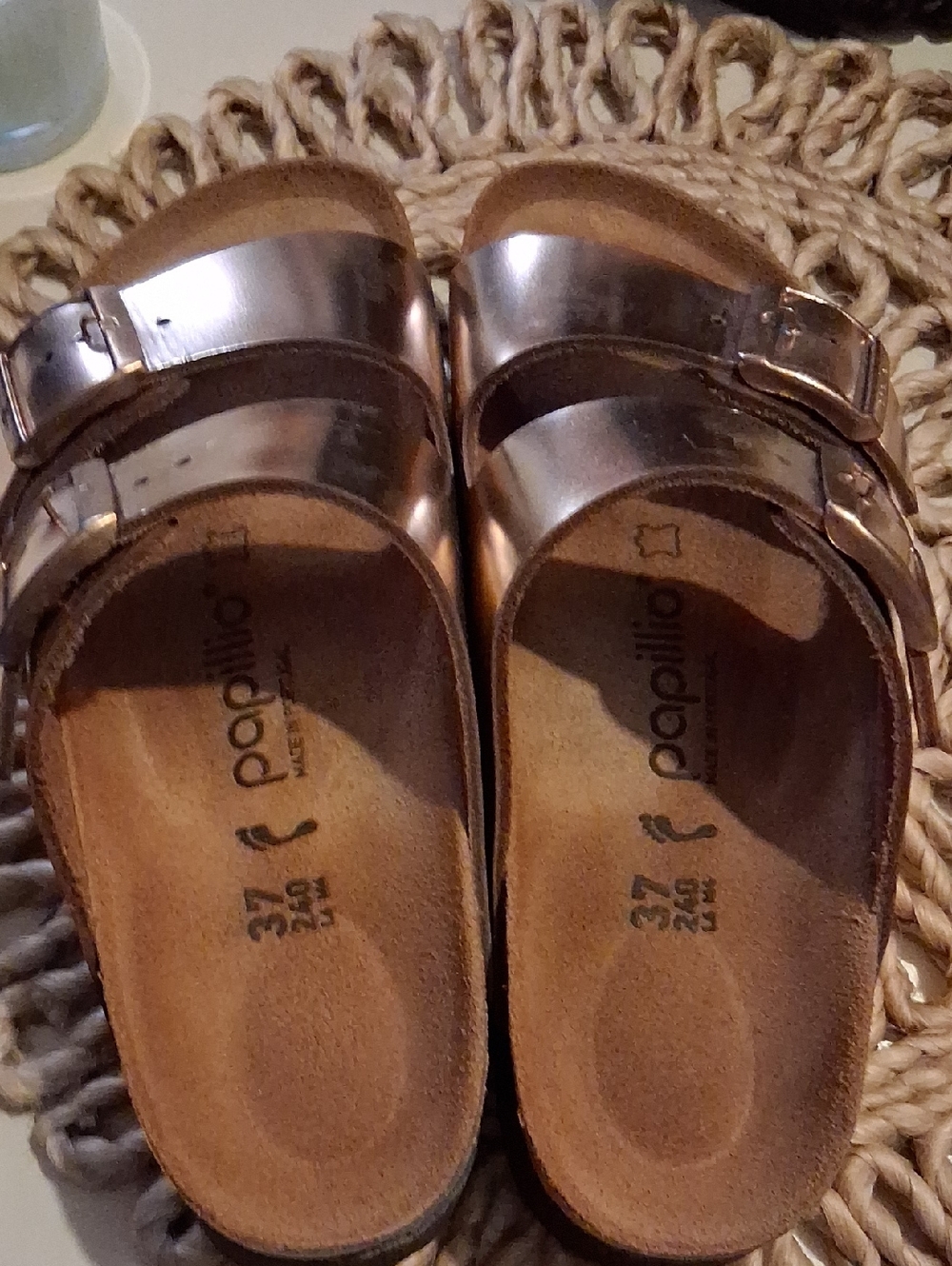 Birkenstock Metallic Rose Gold, Platform,Two-Strap Sandals, Size 37. - Picture 7 of 12